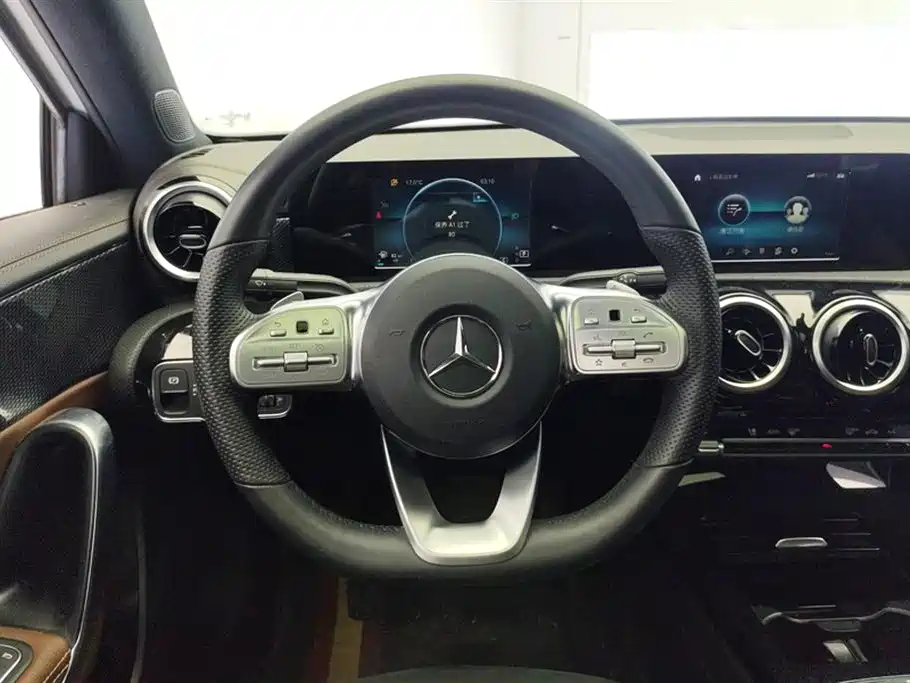 Mercedes-Benz A-Class 2019 — фото 15