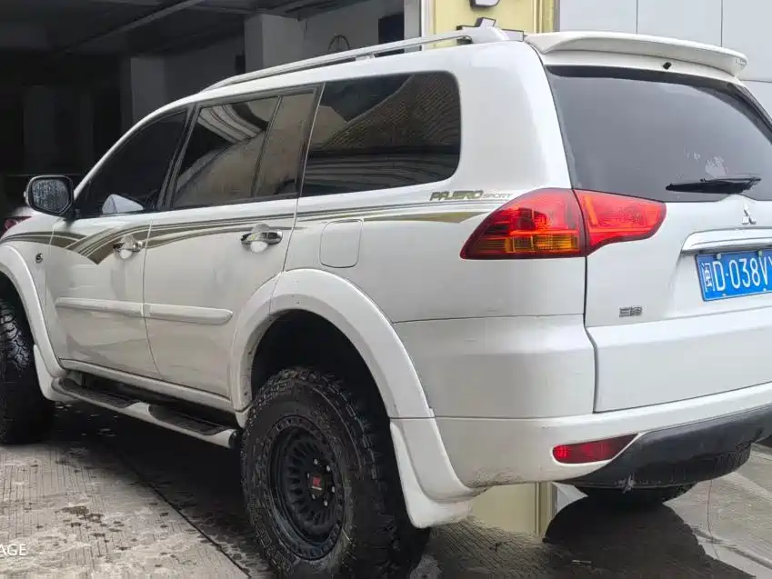 Mitsubishi Pajero Sport 2015 — фото 4