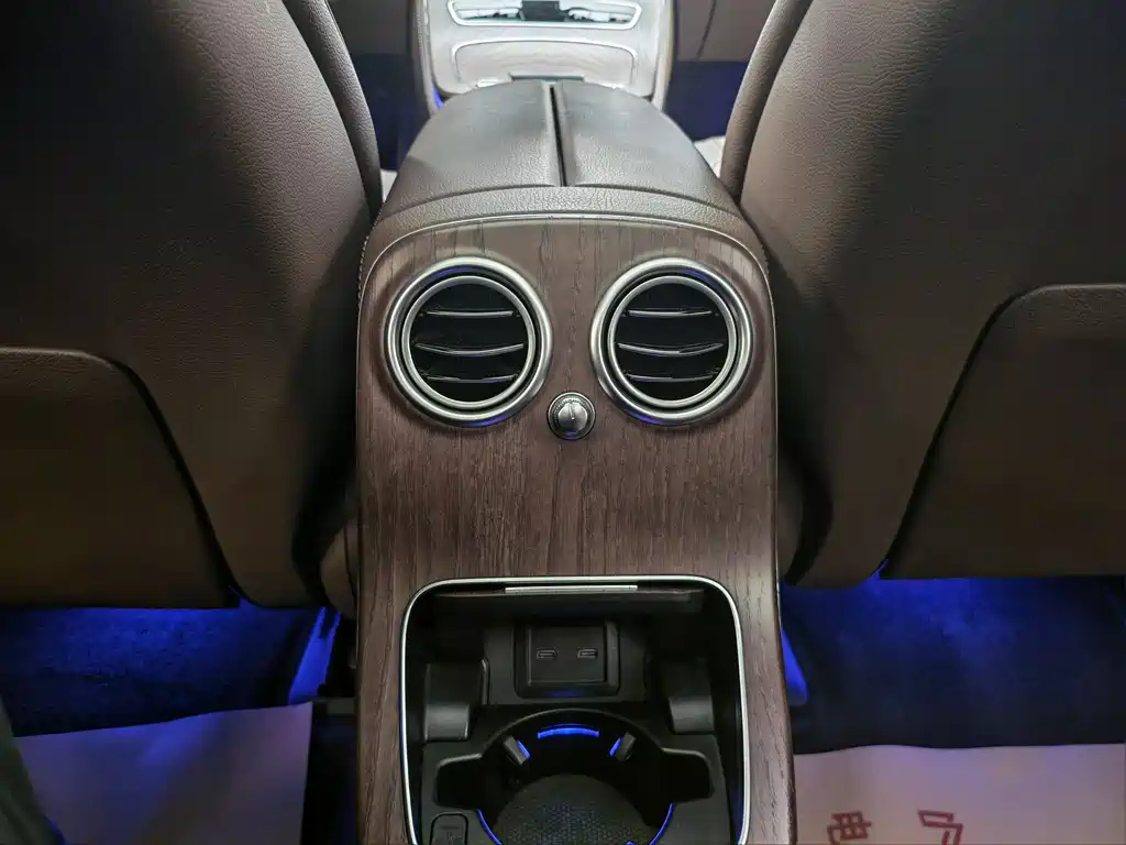 Mercedes-Benz E-Class 2023 — фото 25