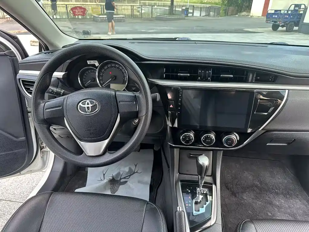 Toyota Corolla 2016 — фото 11