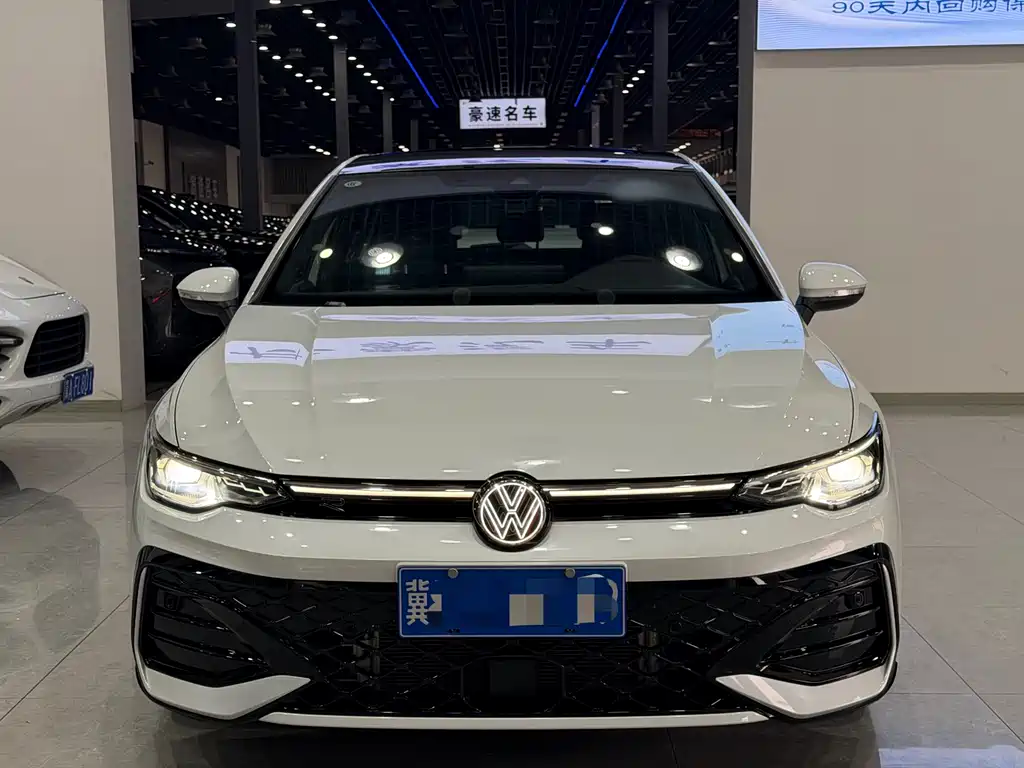 Volkswagen Golf 2025