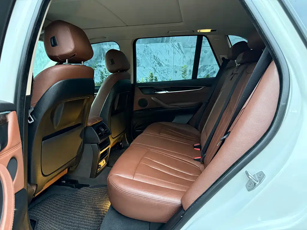BMW X5 2016 — фото 17
