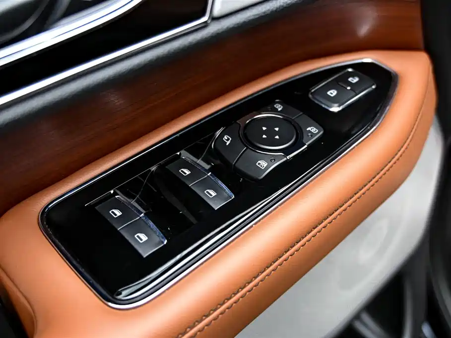 Lincoln Navigator 2020 — фото 23