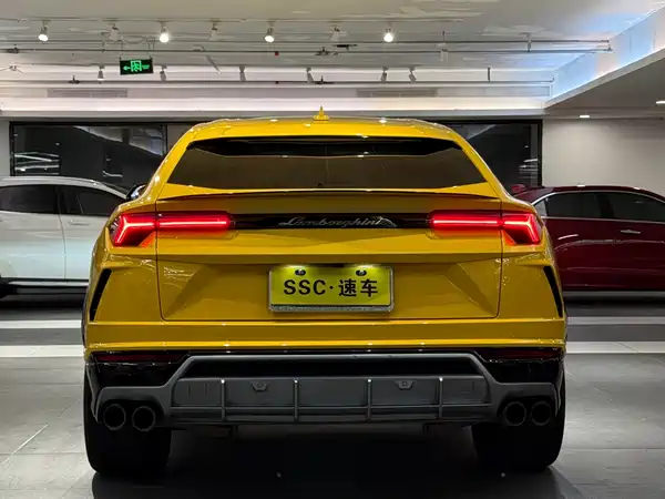 Lamborghini Urus 2021