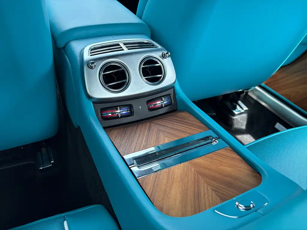 Rolls-Royce Phantom 2019 — фото 21
