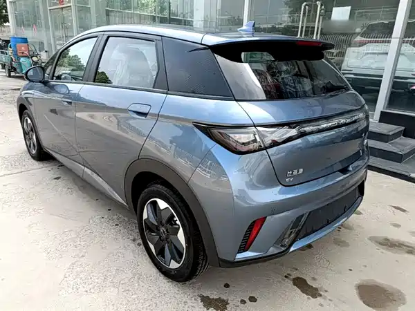 BYD Dolphin 2025