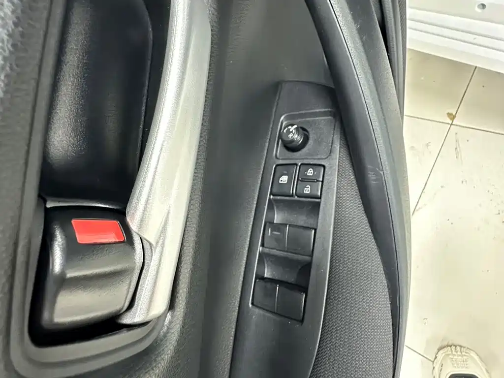 Toyota Corolla 2023 — фото 13
