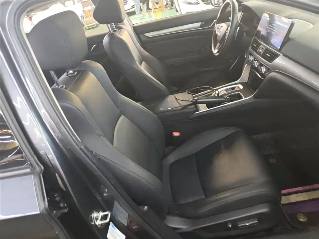 Honda Accord 2022 — фото 25
