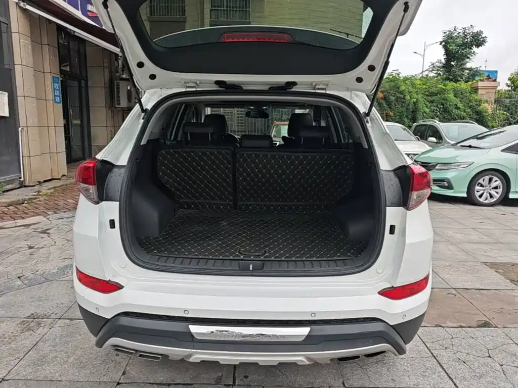 Hyundai Tucson 2015 — фото 19