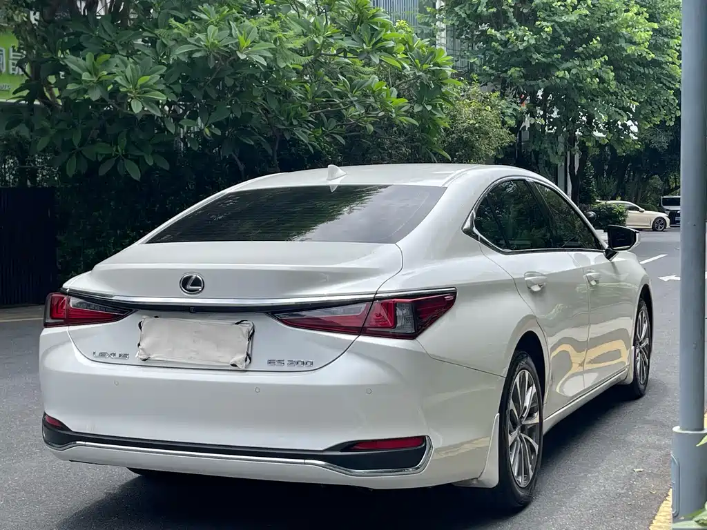 Lexus ES 2024 — фото 7