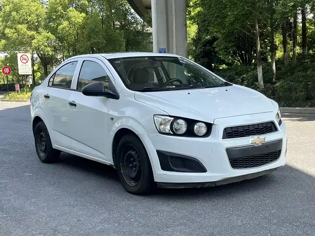 Chevrolet Aveo 2014 — фото 3