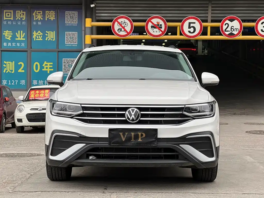 Volkswagen Tiguan L 2022 — фото 2