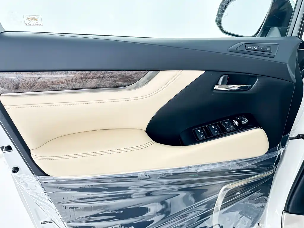 Toyota Vellfire 2021 — фото 12