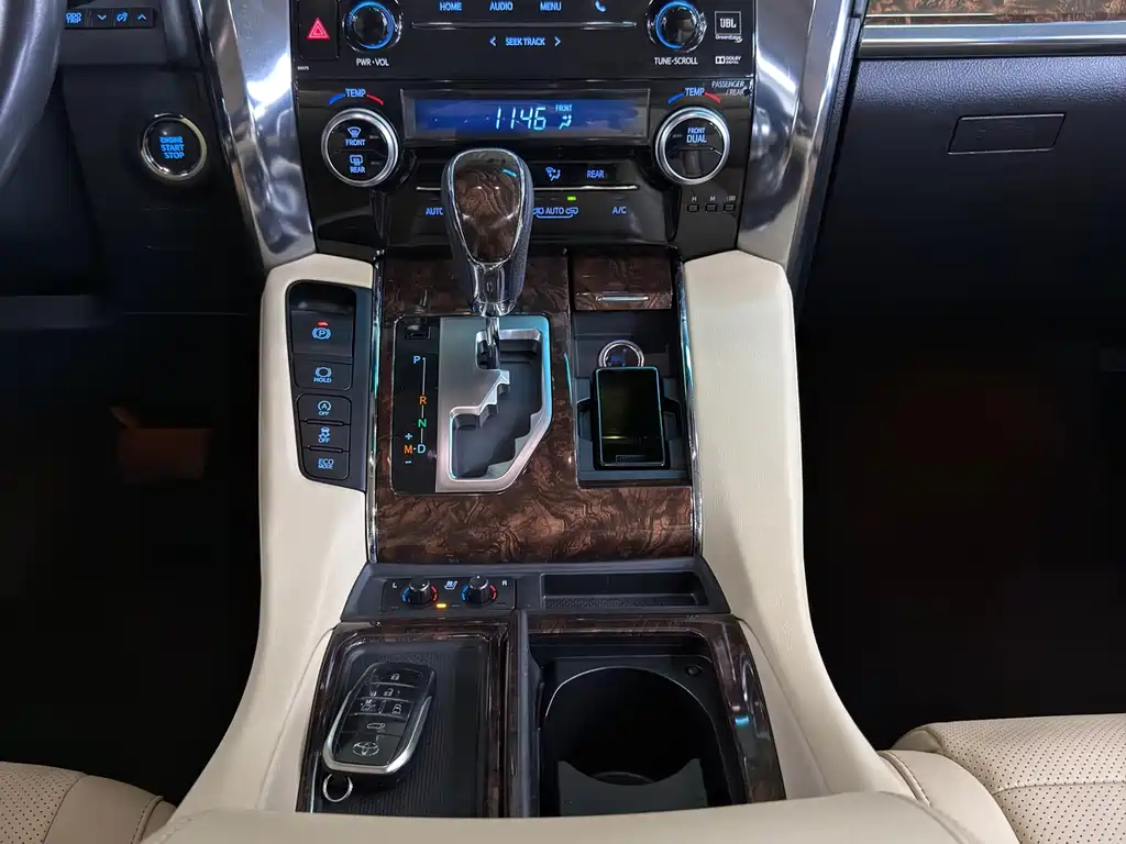 Toyota Alphard 2019 — фото 13