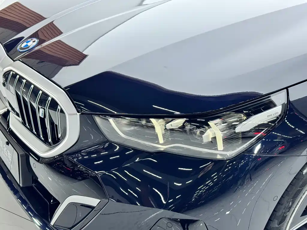 BMW i5 2025 — фото 2