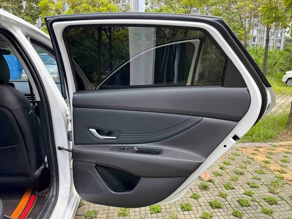 Hyundai Elantra 2023 — фото 34