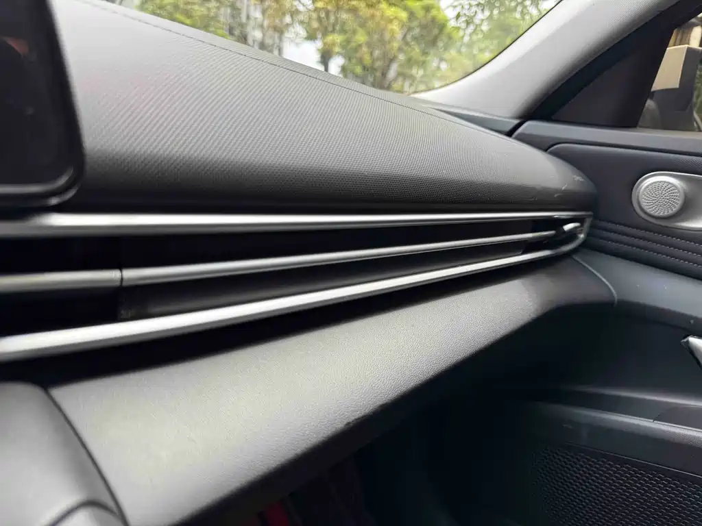 Hyundai Elantra 2023 — фото 27