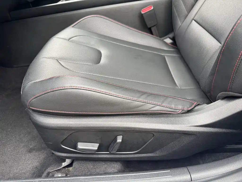Hyundai Elantra 2023 — фото 16