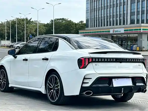 Lynk & Co 03 2023
