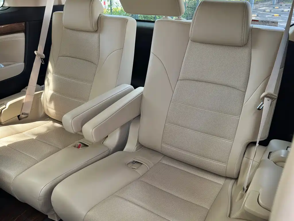 Toyota Alphard 2017 — фото 17