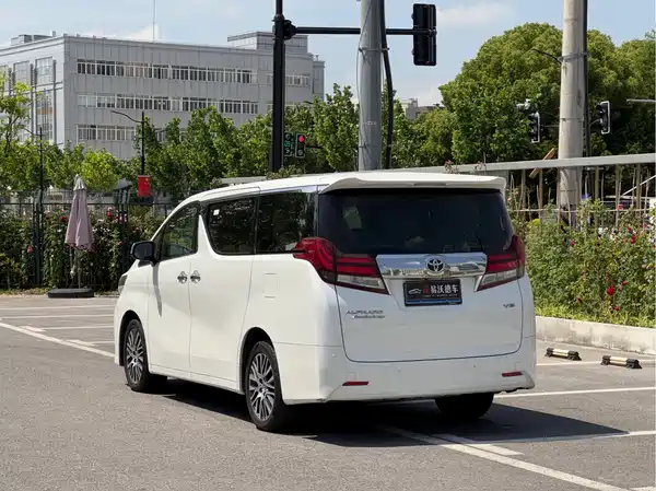 Toyota Alphard 2018