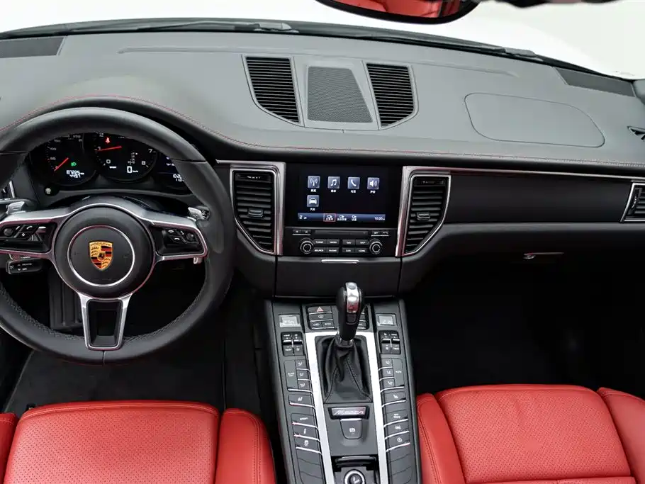 Porsche Macan 2018 — фото 10