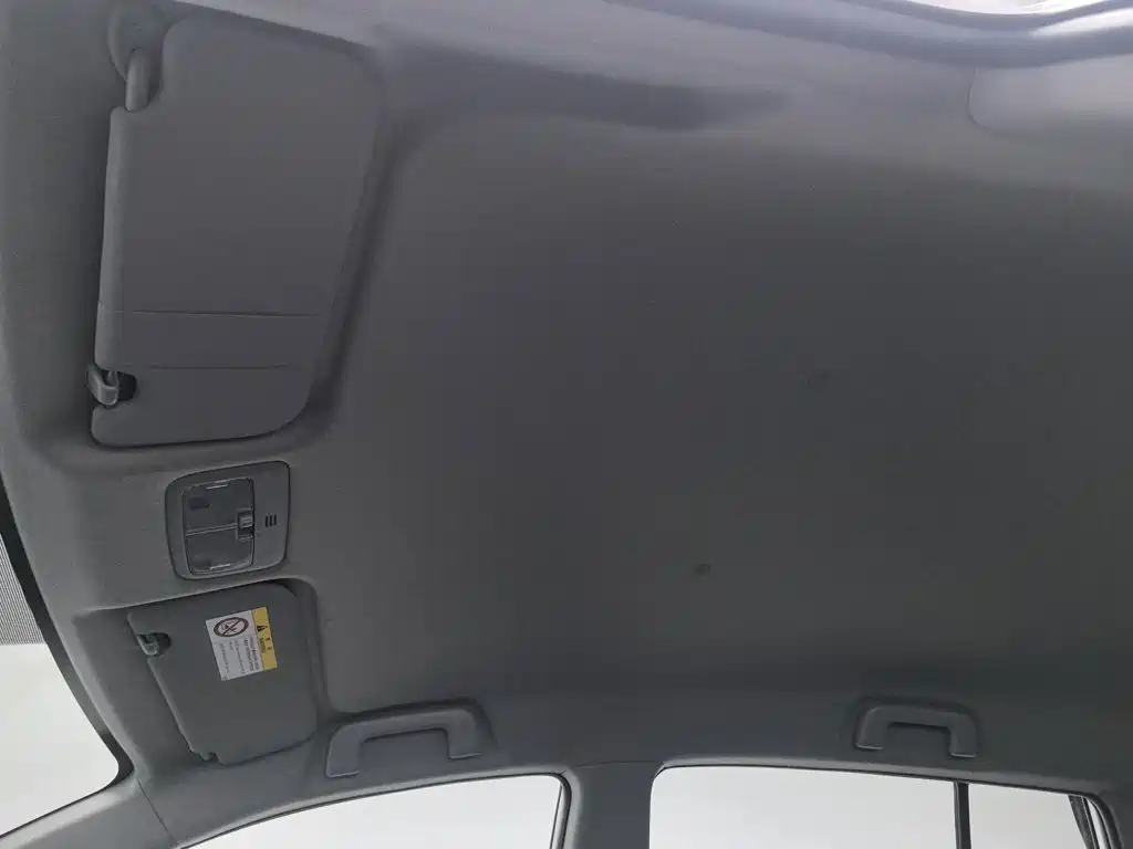 Toyota Yaris L 2019 — фото 14