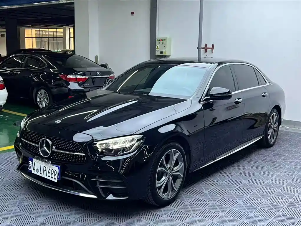 Mercedes-Benz E-Class 2022 — фото 1