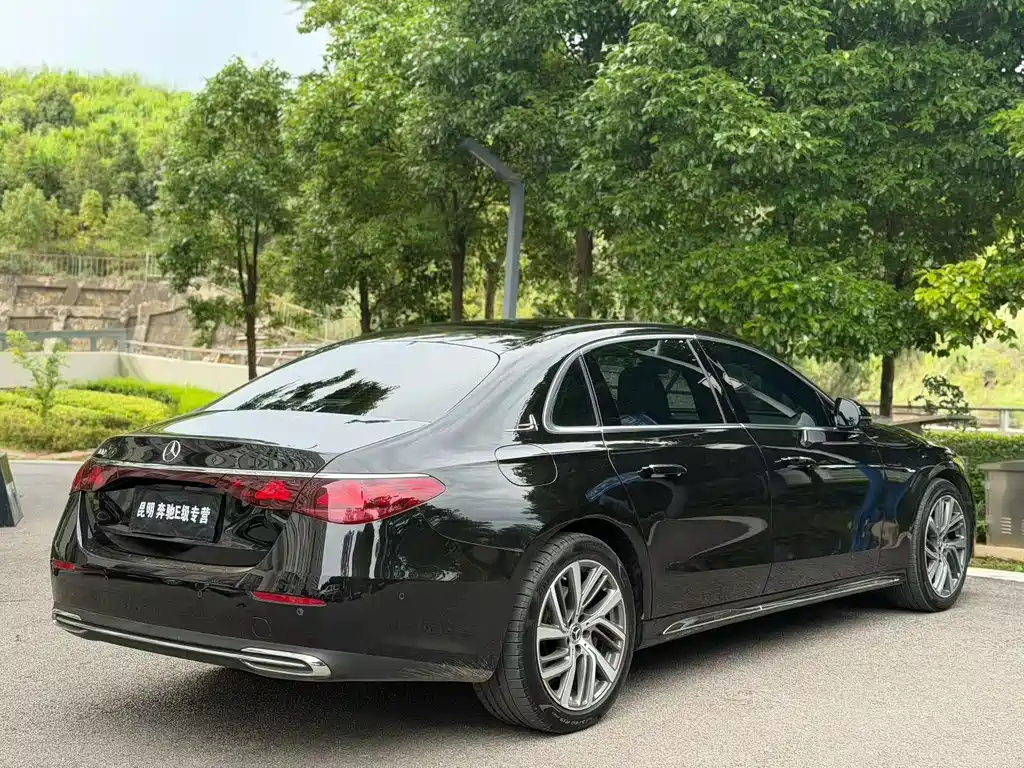 Mercedes-Benz E-Class 2024