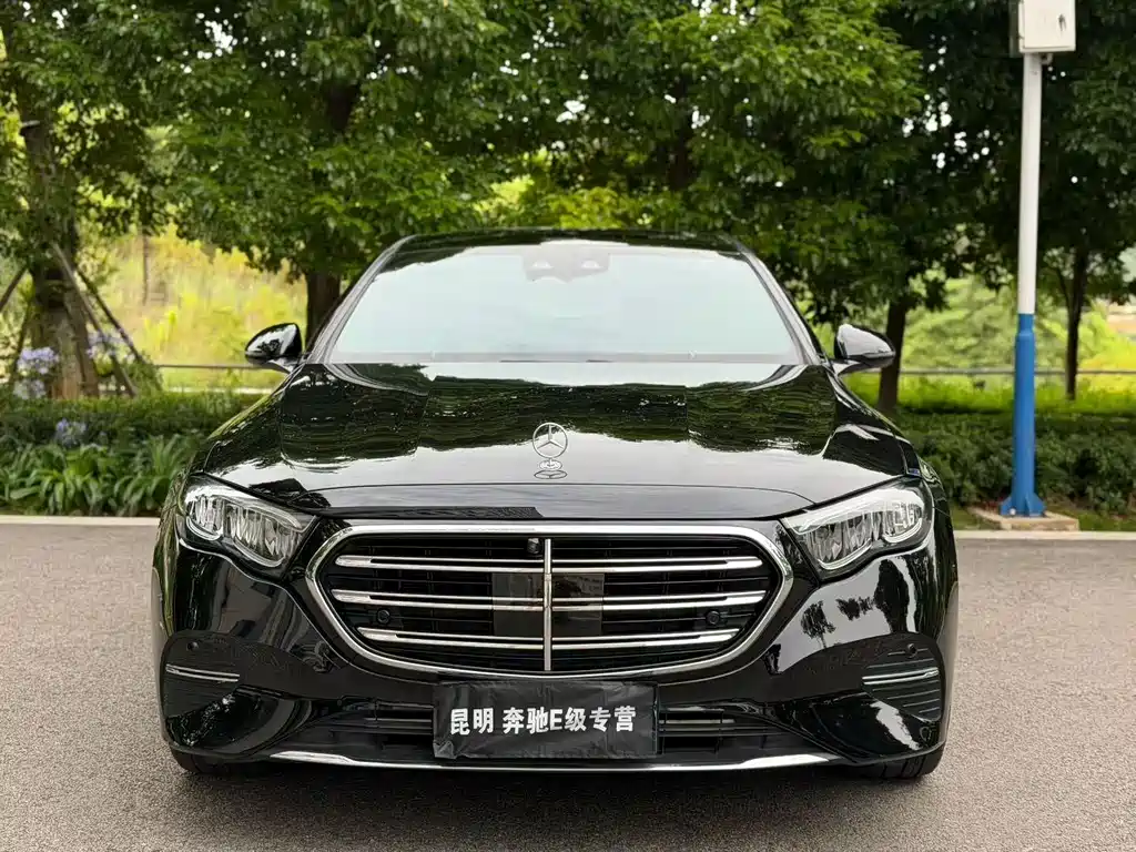 Mercedes-Benz E-Class 2024