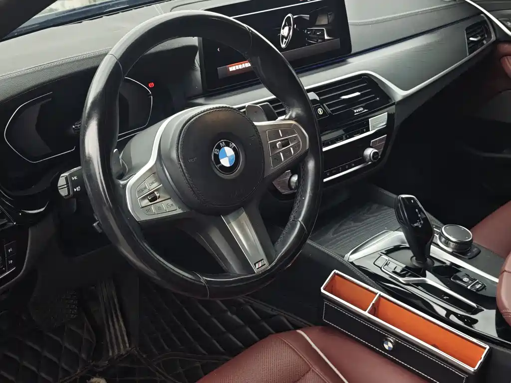 BMW 5 Series 2023 — фото 9