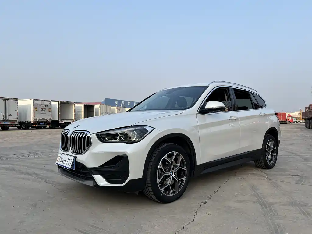 BMW X1 2021 — фото 1