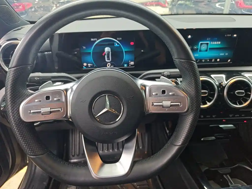 Mercedes-Benz A-Class 2019 — фото 11
