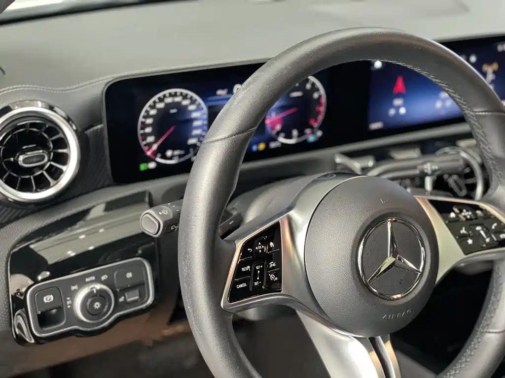 Mercedes-Benz A-Class 2024 — фото 18