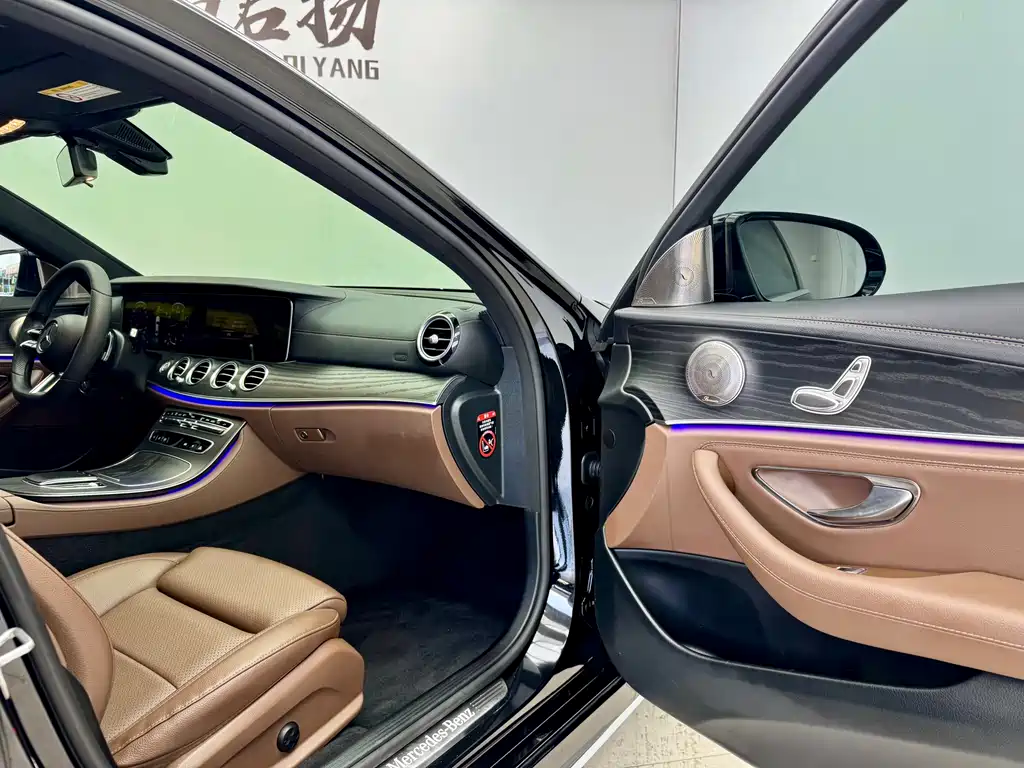 Mercedes-Benz E-Class 2022 — фото 13