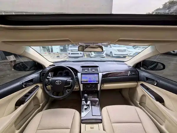 Toyota Camry 2015