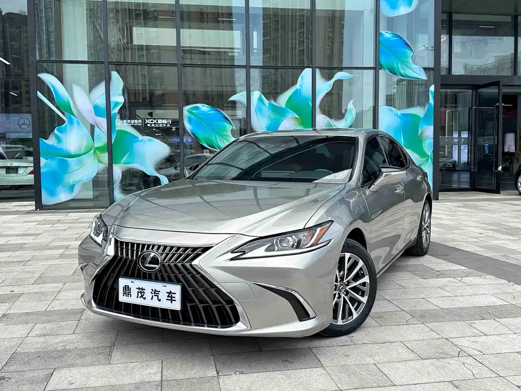 Lexus ES 2022