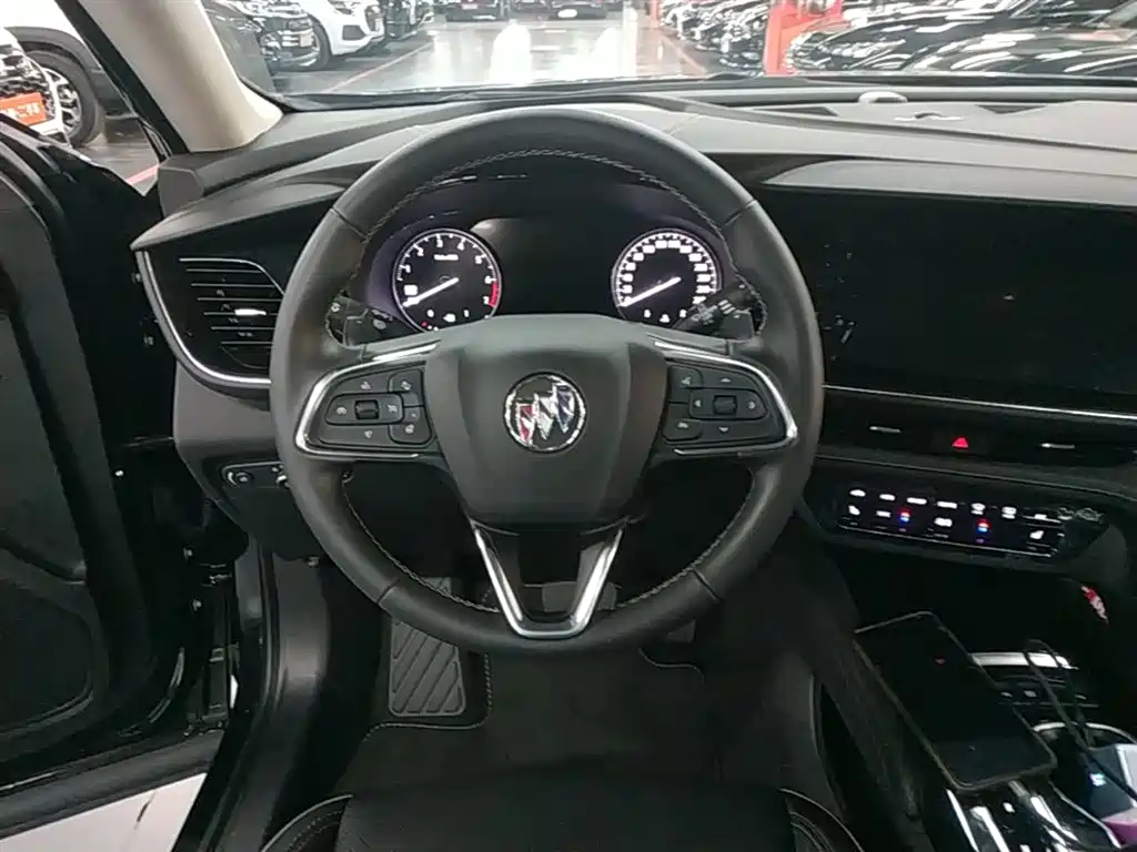 Buick Envision Plus 2023 — фото 11