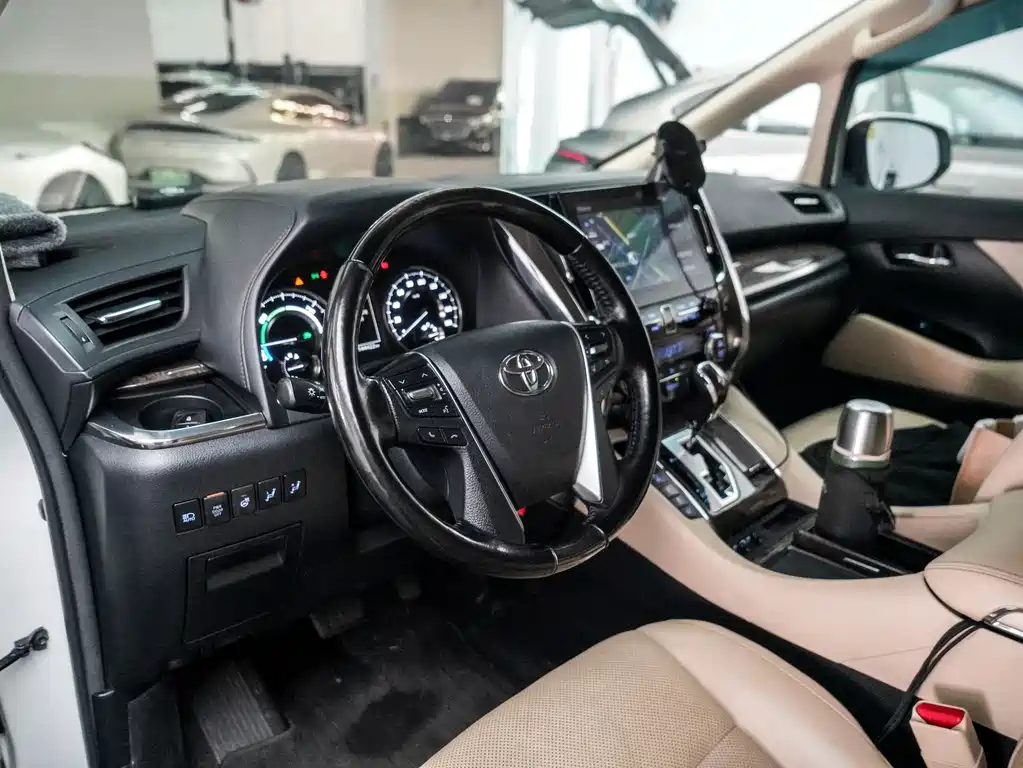 Toyota Vellfire 2021 — фото 9