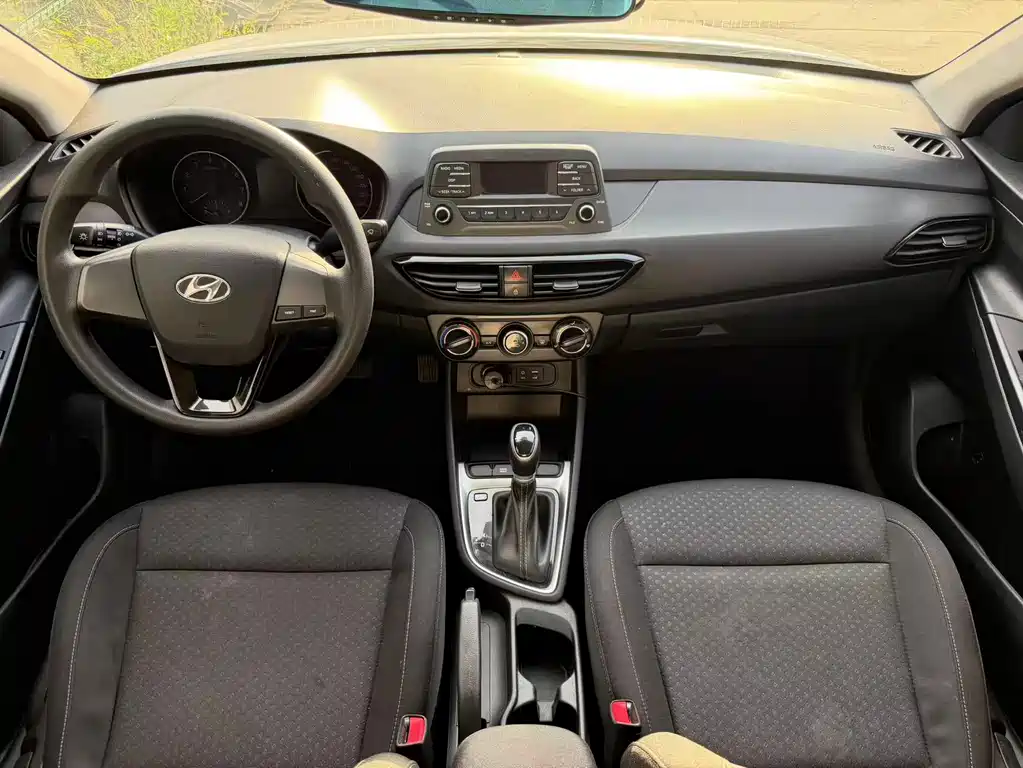 Hyundai Elantra 2019 — фото 7