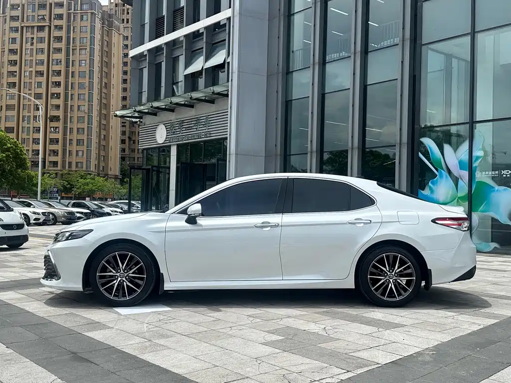 Toyota Camry 2021