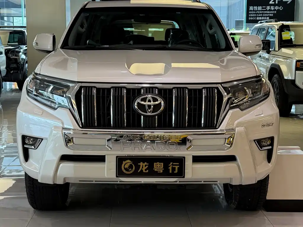 Toyota Prado — фото 1