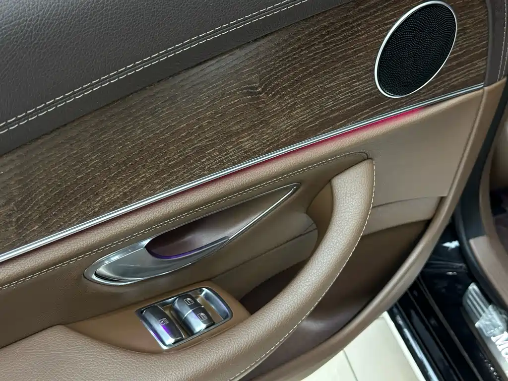 Mercedes-Benz E-Class 2021 — фото 22