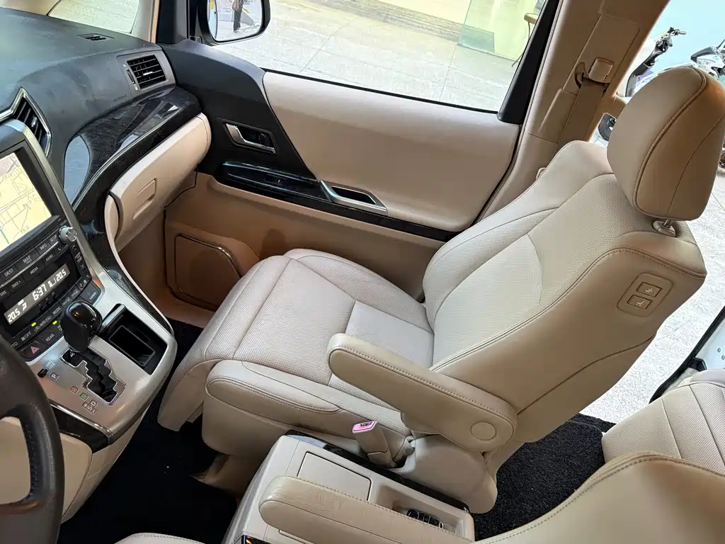 Toyota Alphard 2015 — фото 6