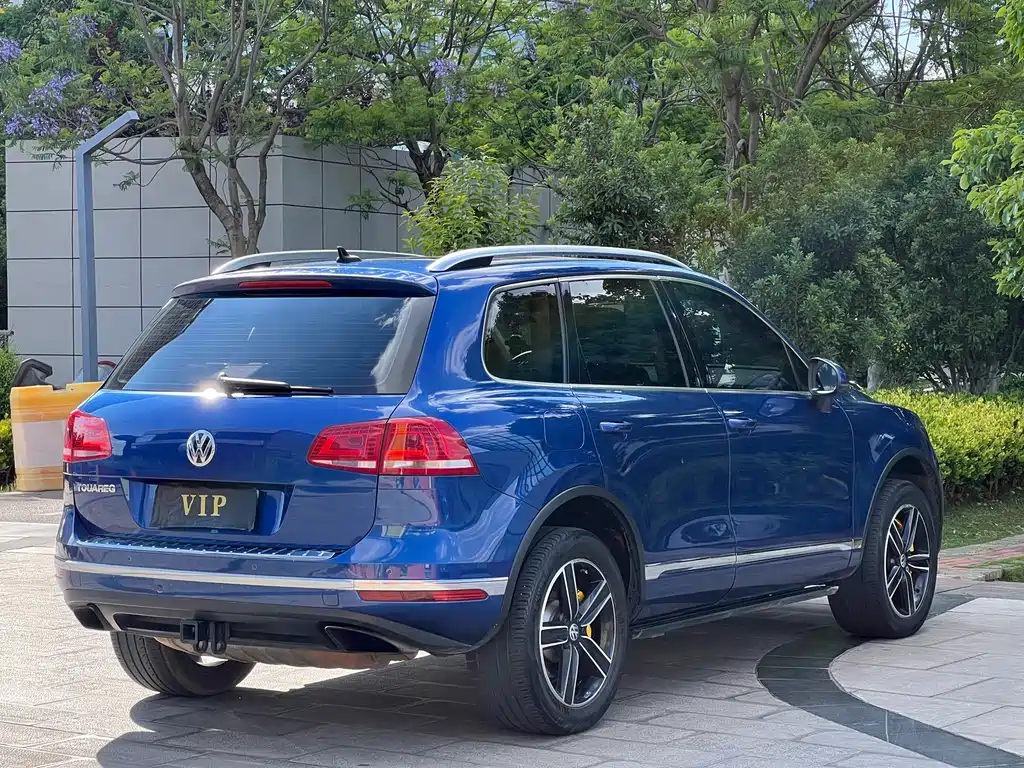 Volkswagen Touareg 2017 — фото 16