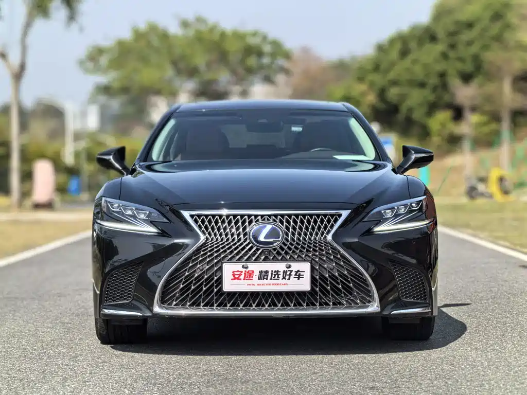 Lexus LS 2020 — фото 2