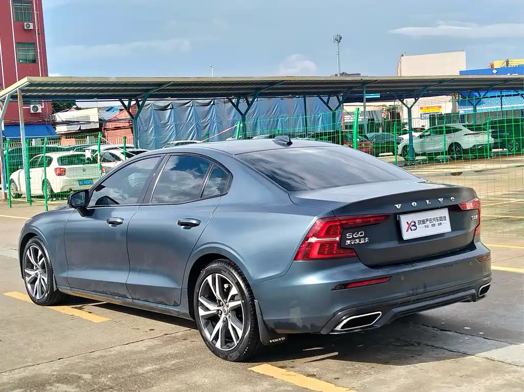 Volvo S60 2021 — фото 14