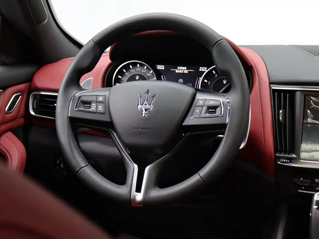 Maserati Levante — фото 10