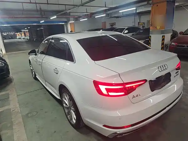 Audi A4L 2019