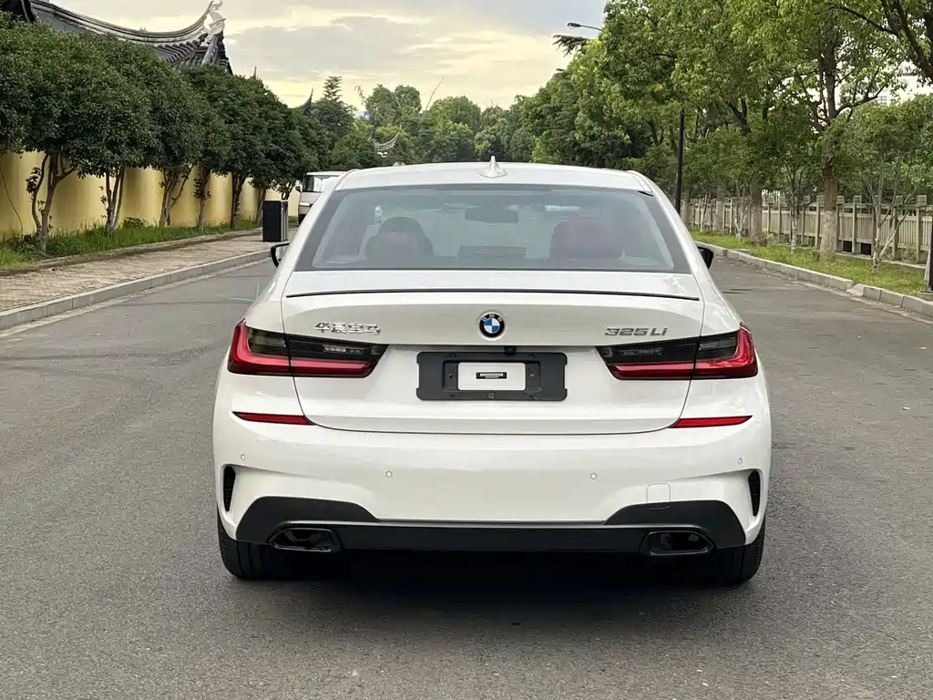 BMW 3 Series 2022